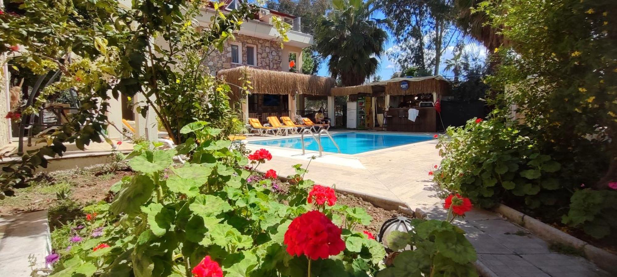 Cileks Apart Otel Fethiye Esterno foto