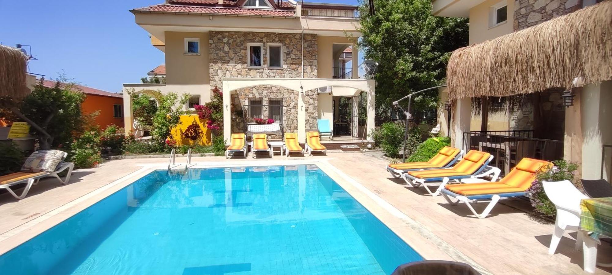 Cileks Apart Otel Fethiye Esterno foto