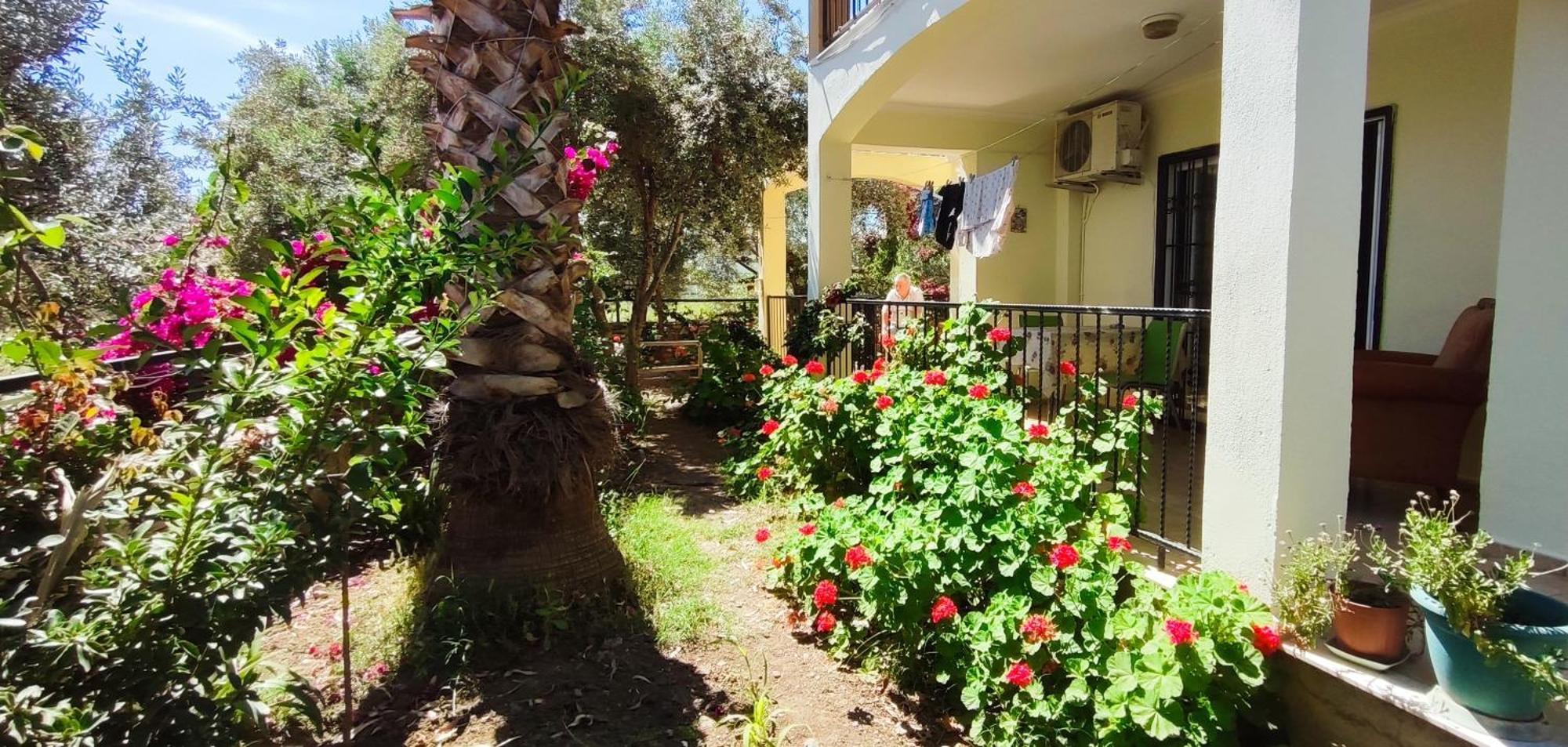 Cileks Apart Otel Fethiye Esterno foto