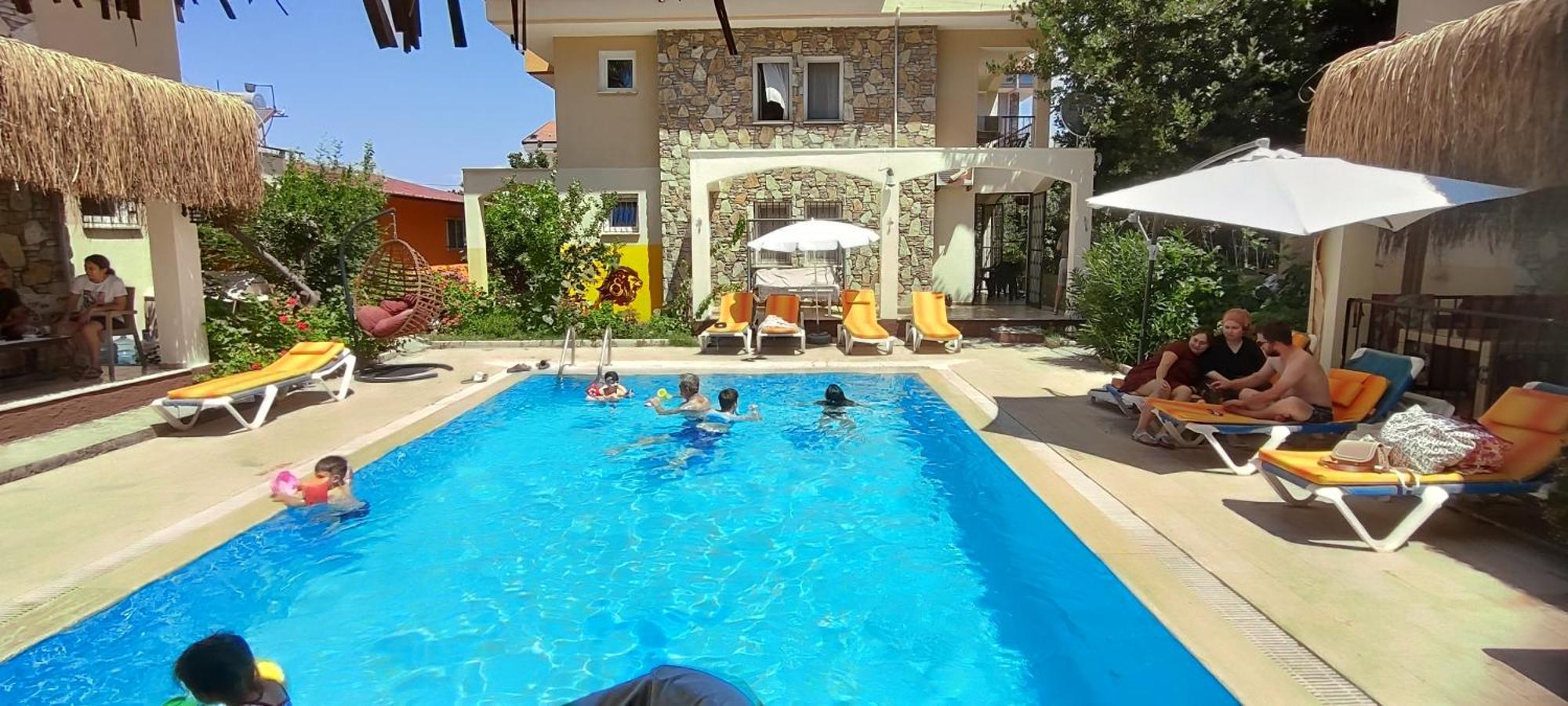 Cileks Apart Otel Fethiye Esterno foto